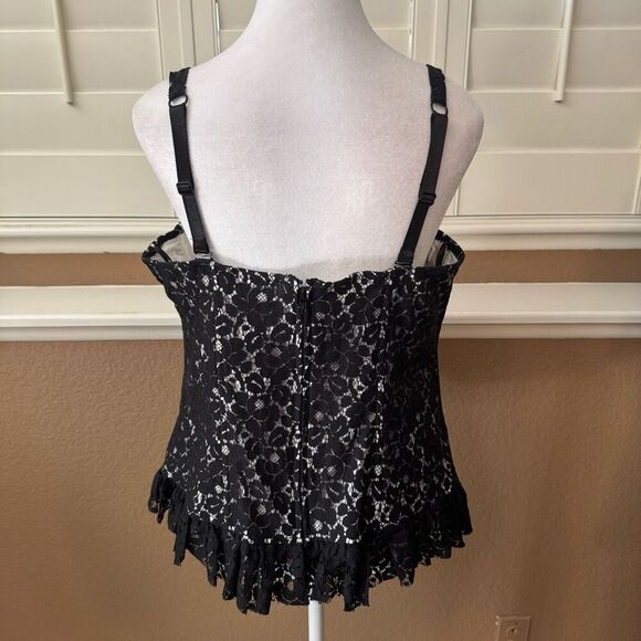 Y2K Torrid Size 1X Crochet Peplum Corset Tank Black Lace Going Out Top Goth NWT - Picture 4 of 8